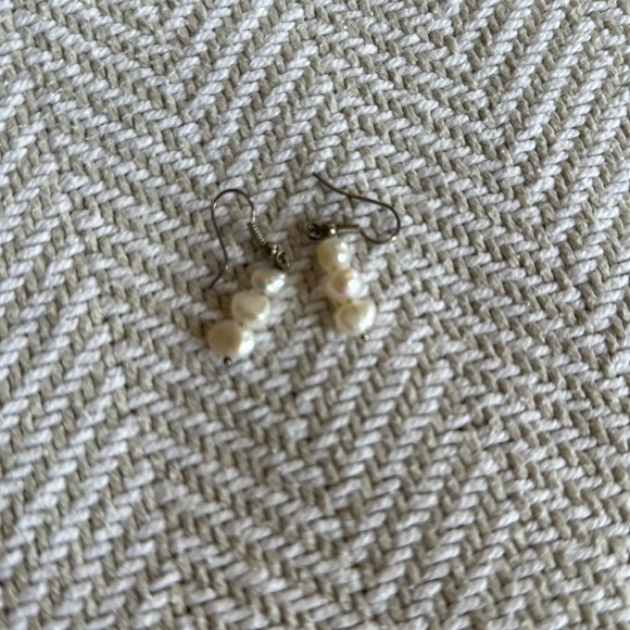 Beautiful fresh water pearl necklace and earrings. - Picture 4 of 4